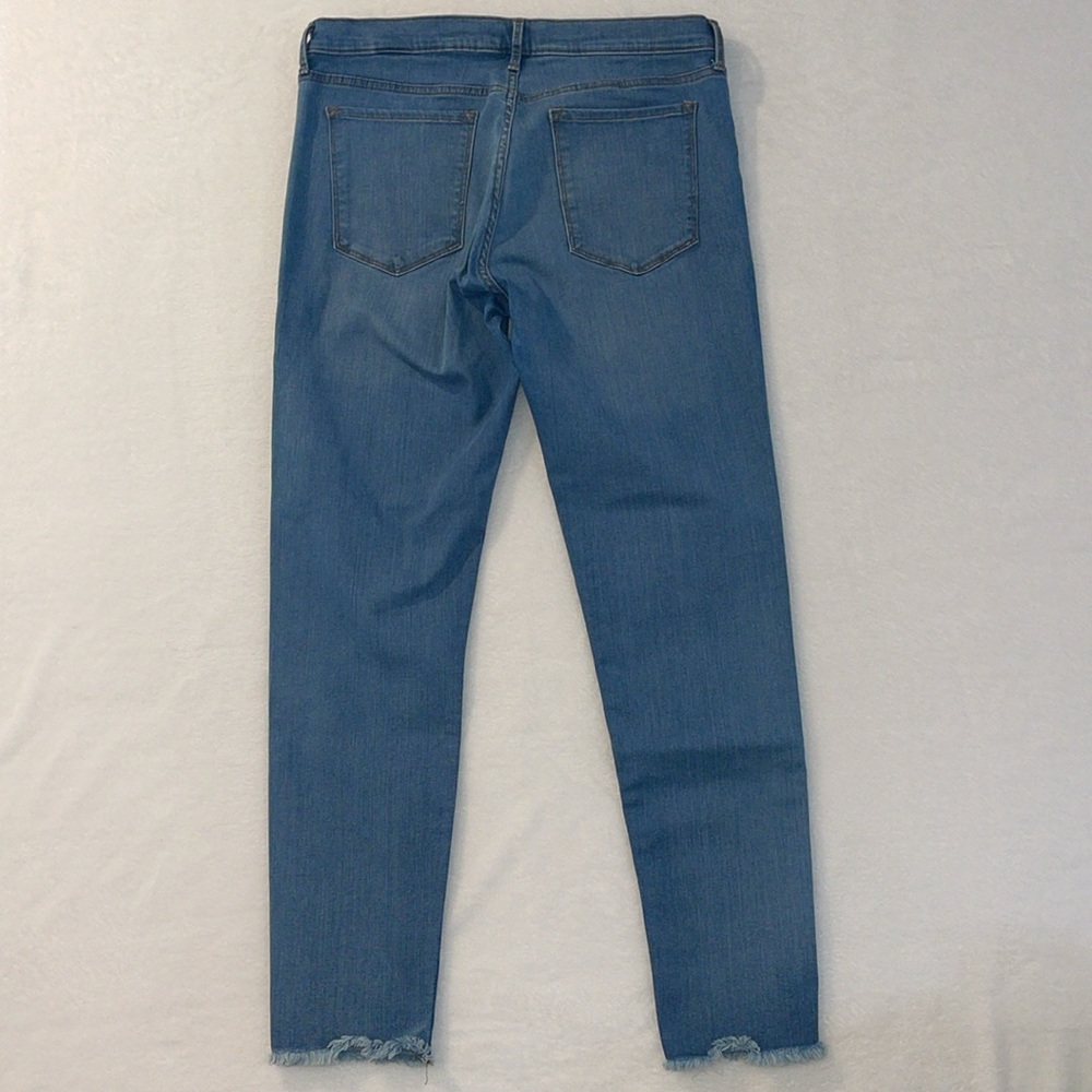 Banana Republic Light Wash Skinny Jeans Size 32L - Picture 6 of 10